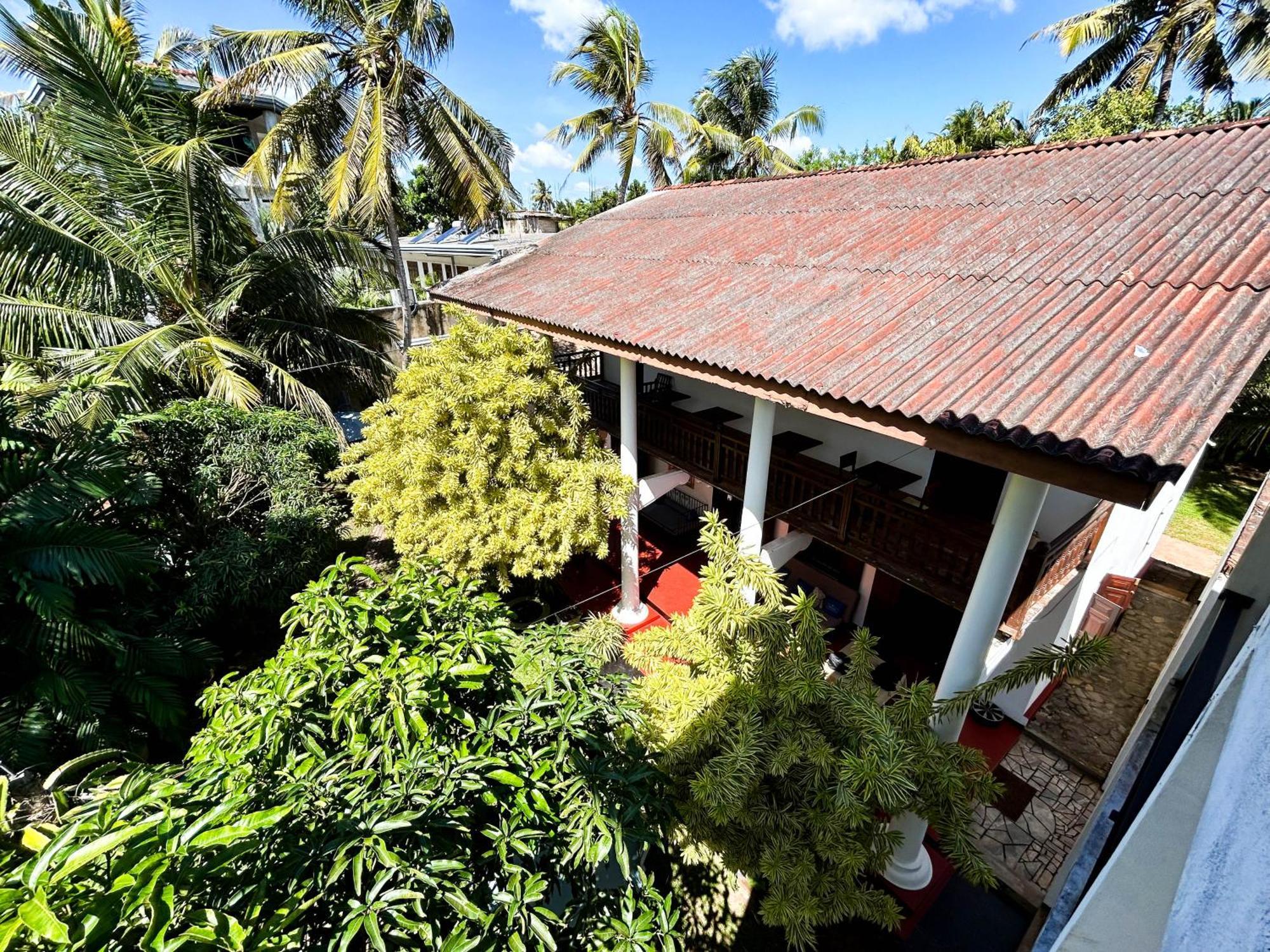 Hotel La Felicita Mirissa Exterior photo